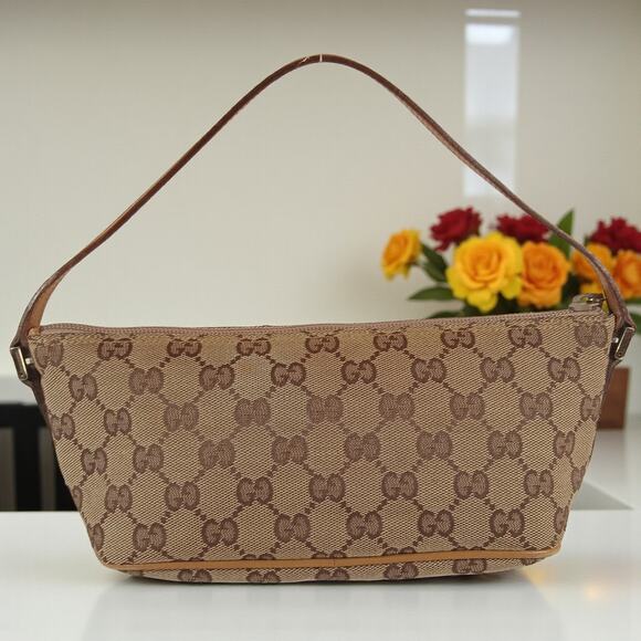GUCCI Vintage Beige Monogram Pochette Boat Bag - Picture 3 of 15